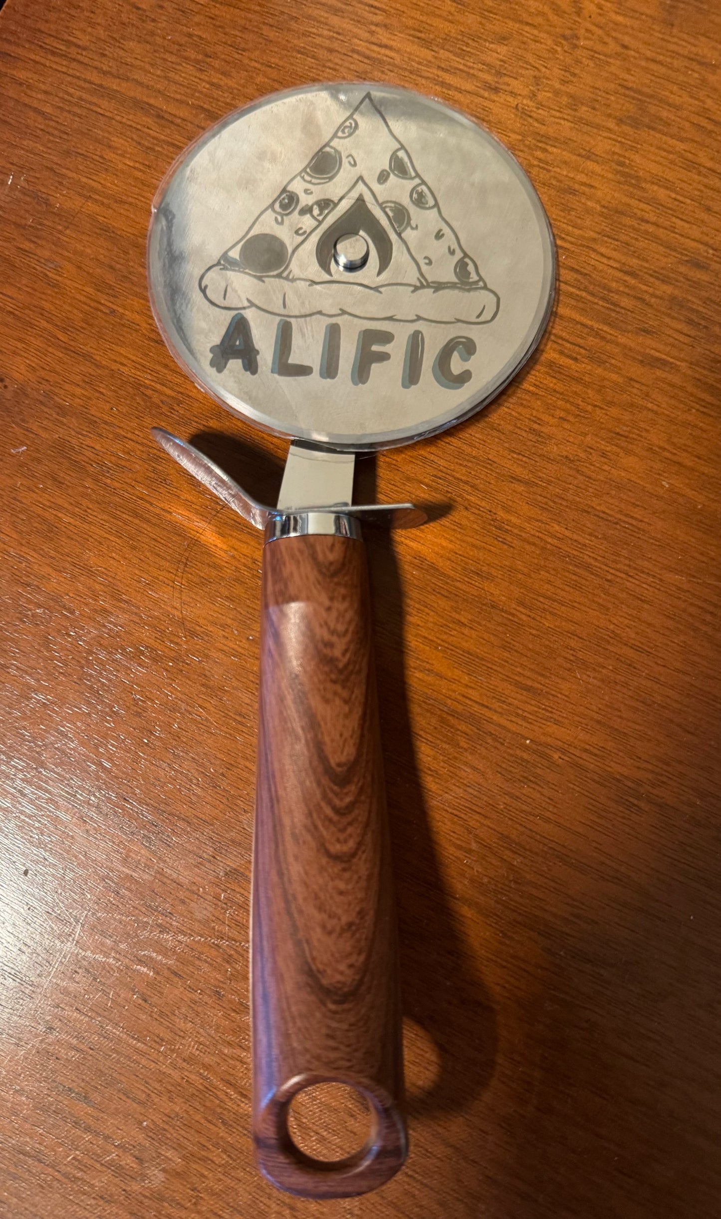 (B) Alific Pizza Cutter _ WOOD HANDLE